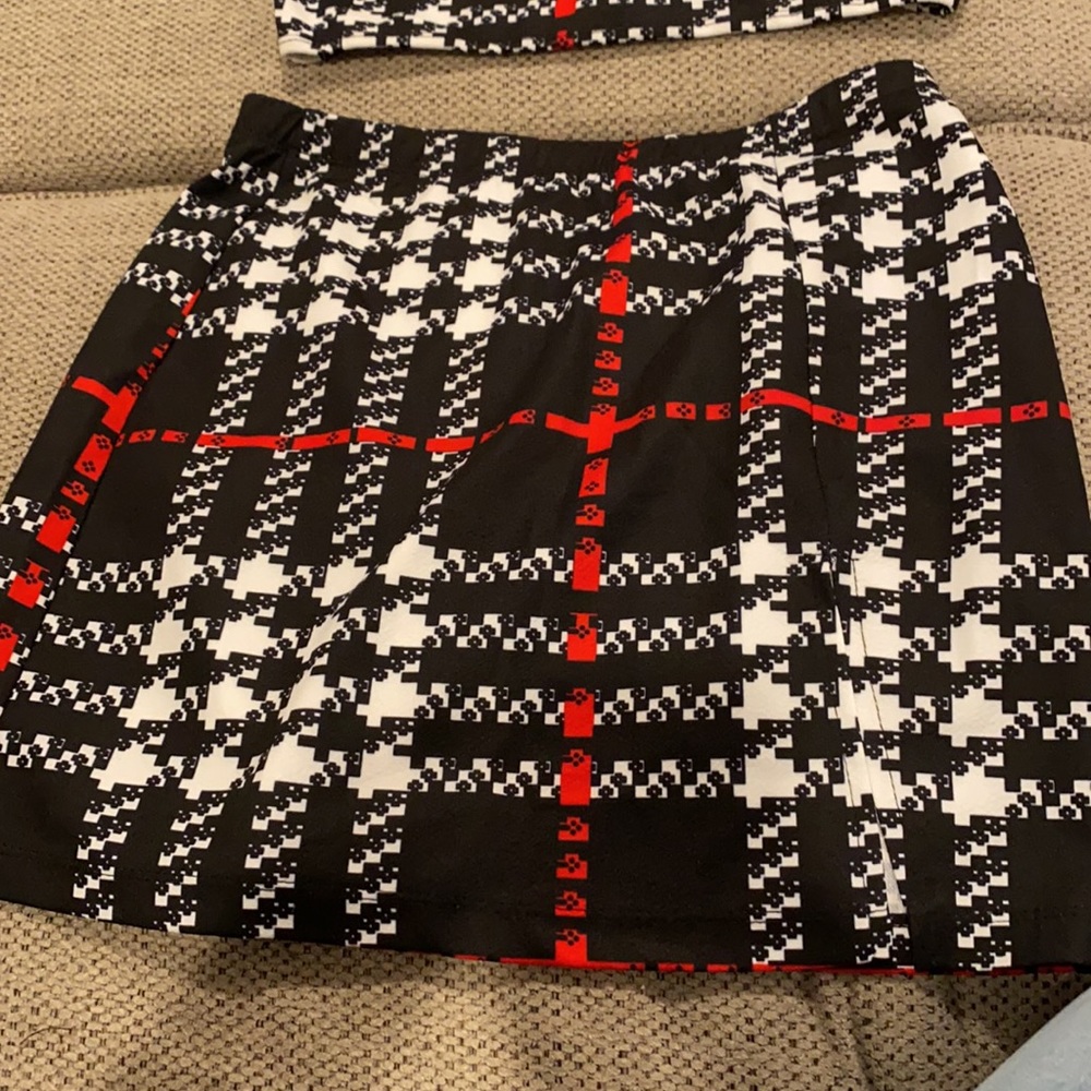 Two piece - Picture 2 of 3